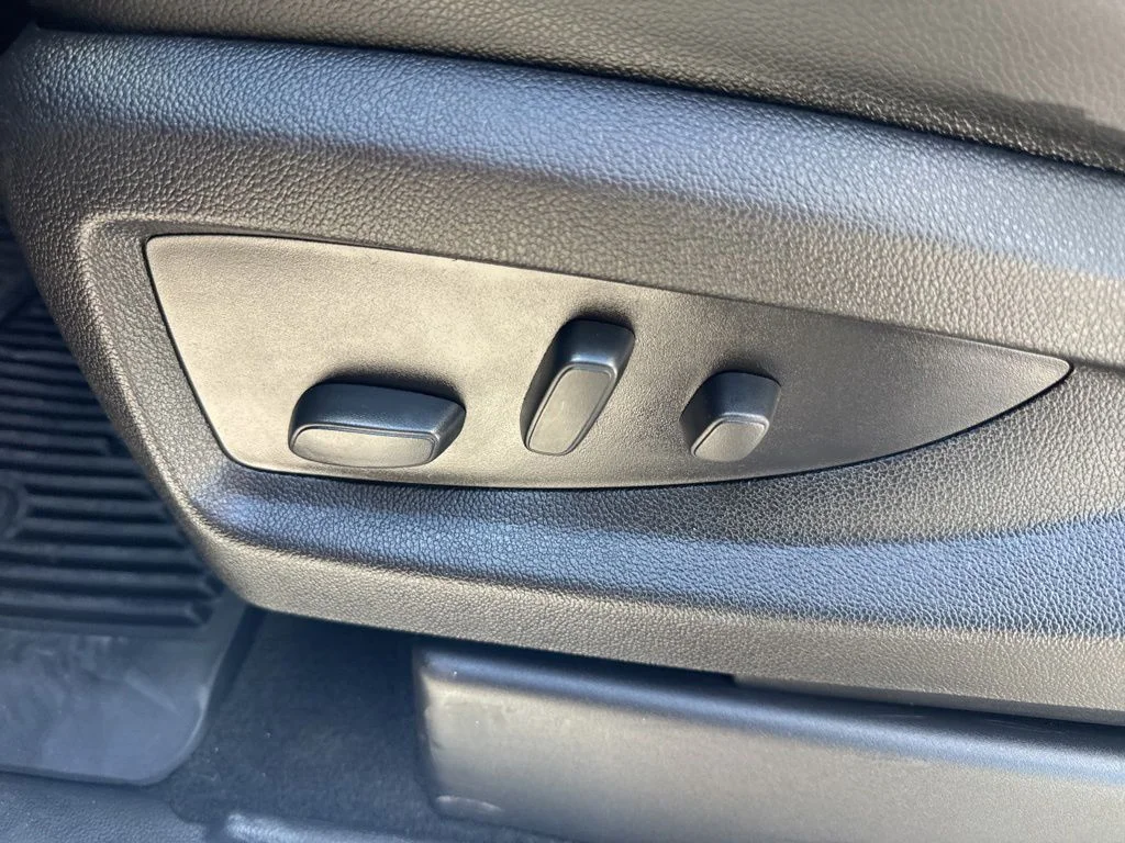 Used 2018 Blue Chevrolet High Country image 11