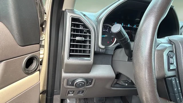 Used 2018 Gold Ford XLT image 21