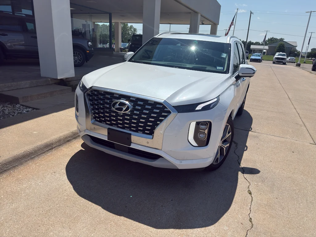 Used 2021 Hyper White Hyundai Limited image 9