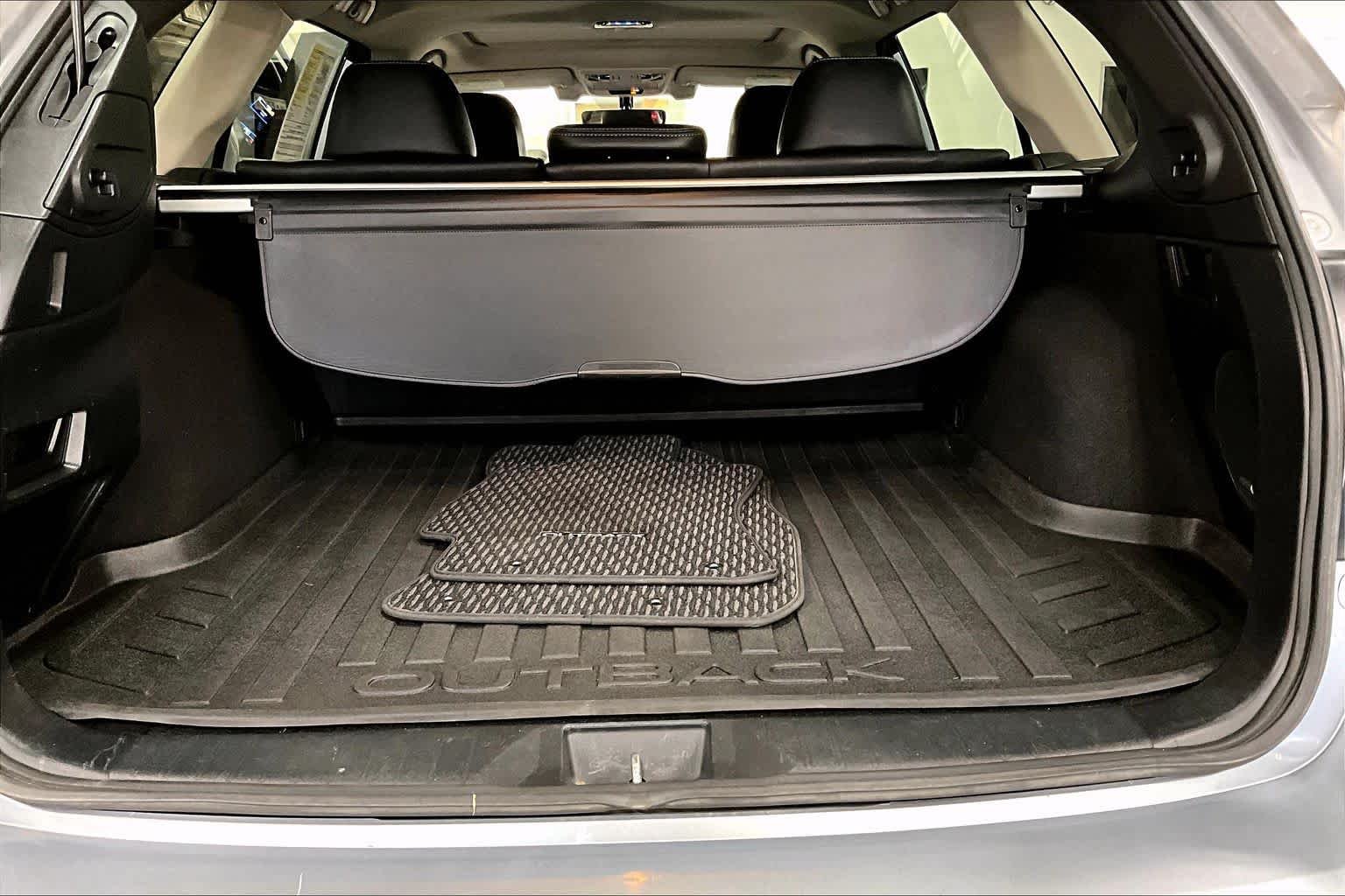 Used 2019 Ice Silver Metallic Subaru Limited image 34