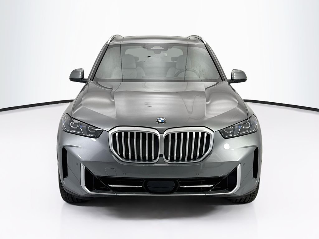 New 2026 Gray Metallic BMW xDrive40i image 2