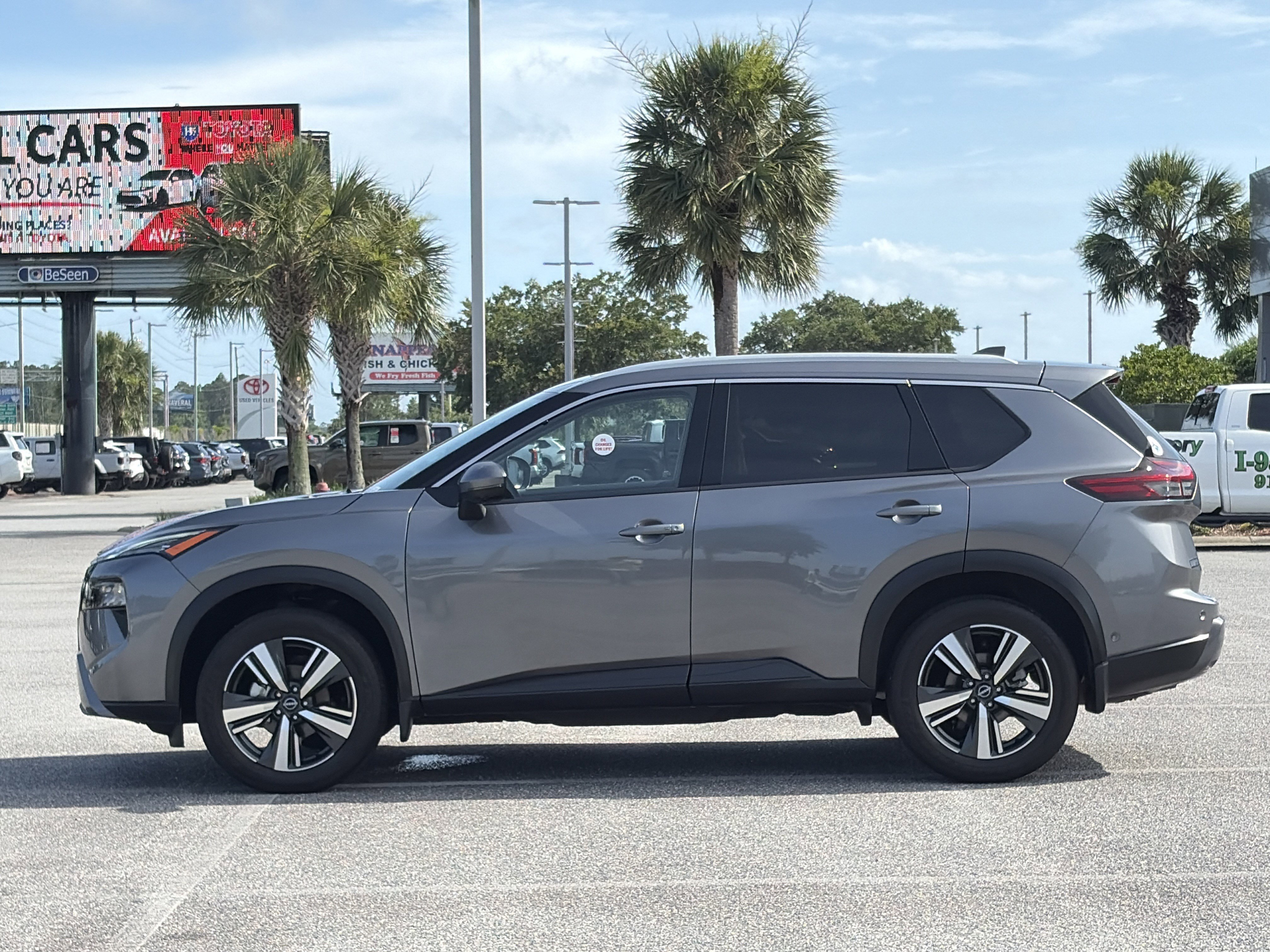 2025 Nissan Rogue SL - Photo 27