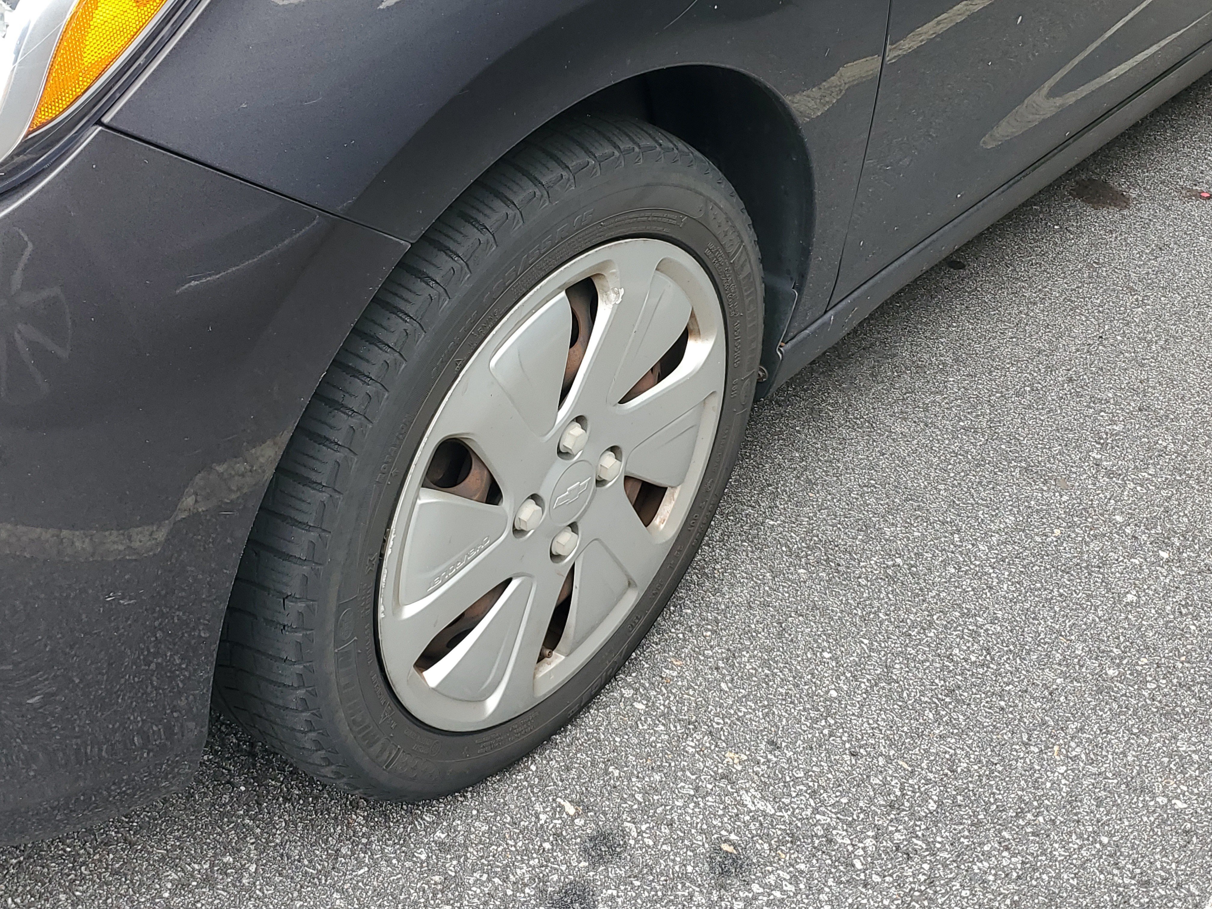 Used 2016 Silver Chevrolet LS image 5
