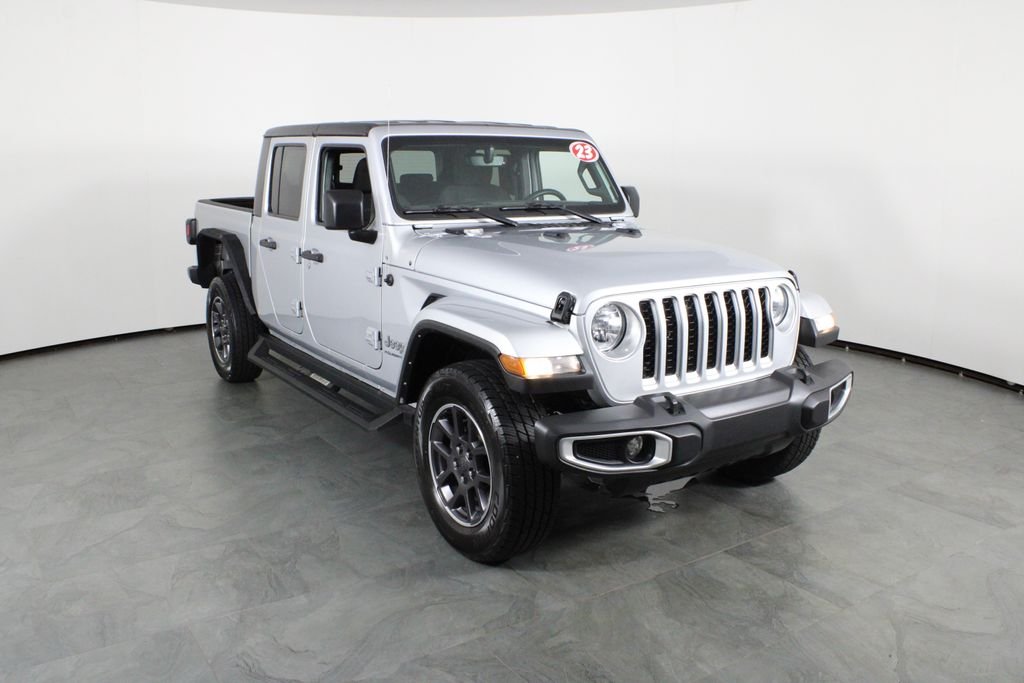 2023 Jeep Gladiator Overland - Photo 3