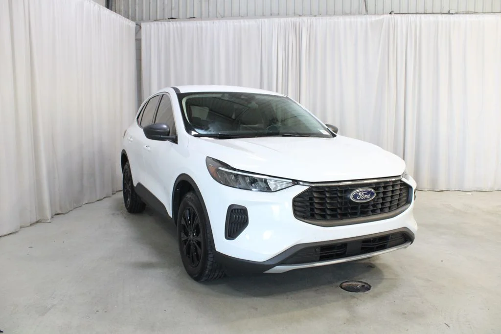 Used 2023 White Ford Active image 36