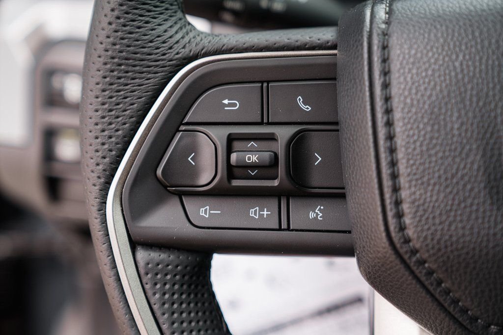 2025 Toyota Tacoma SR5 - Photo 16