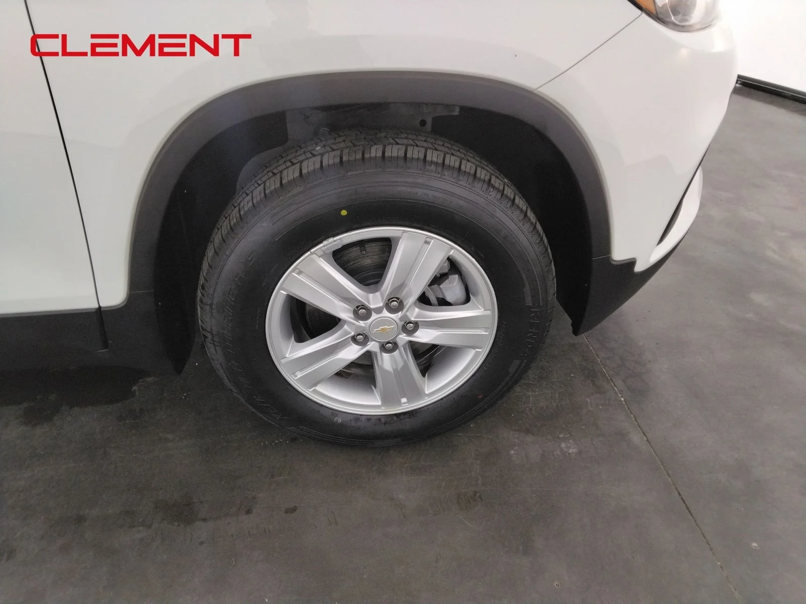Used 2022 White Chevrolet LS image 32