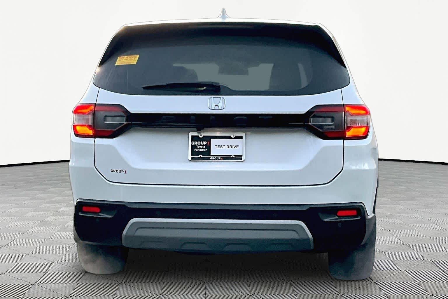 Used 2025 Platinum White Pearl Honda EX-L image 5