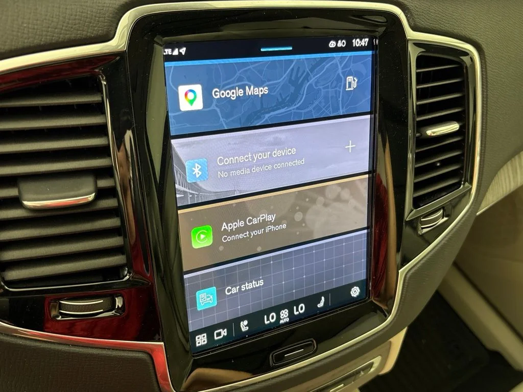 Certified Used 2025 Crystal White Volvo Plus image 36