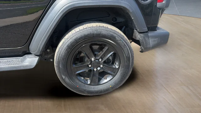 Used 2020 Black Jeep Unlimited Sport Altitude image 28