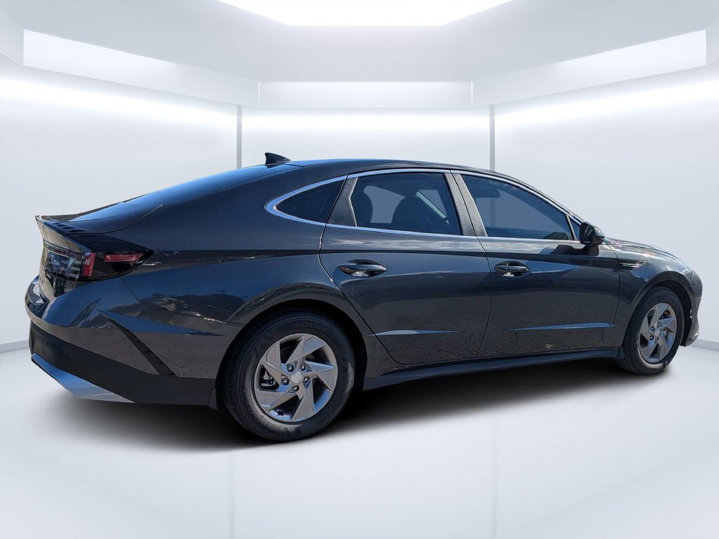 Certified Used 2026 Gray Hyundai SE image 3