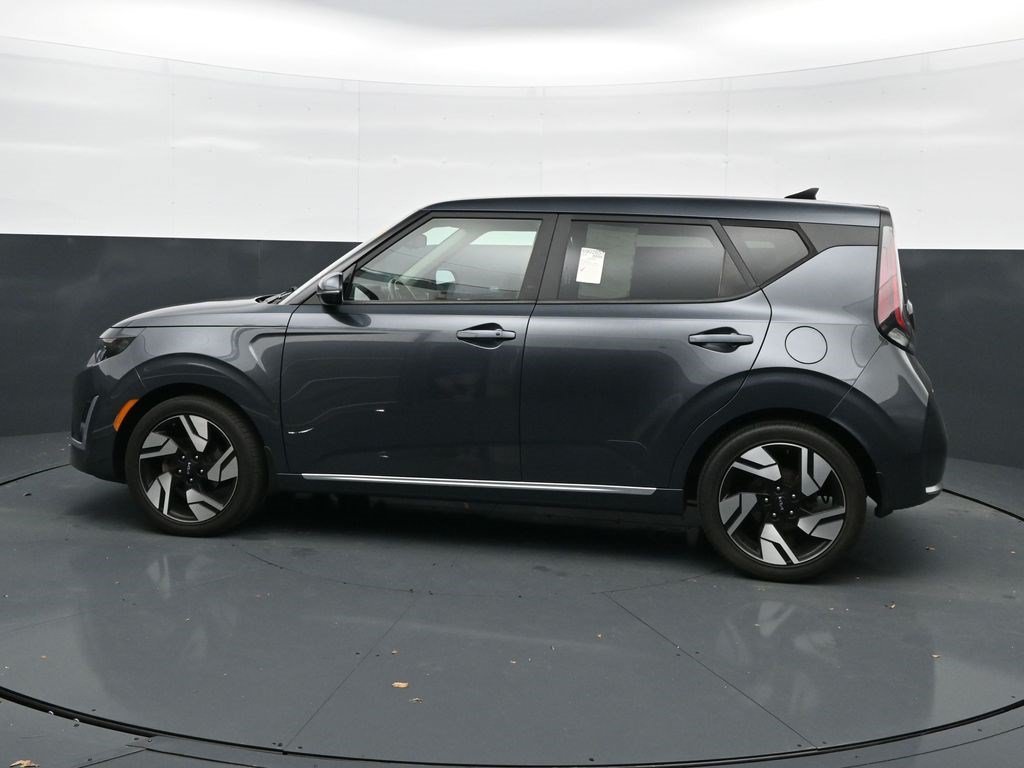 Used 2023 Gravity Gray Kia GT-Line image 4