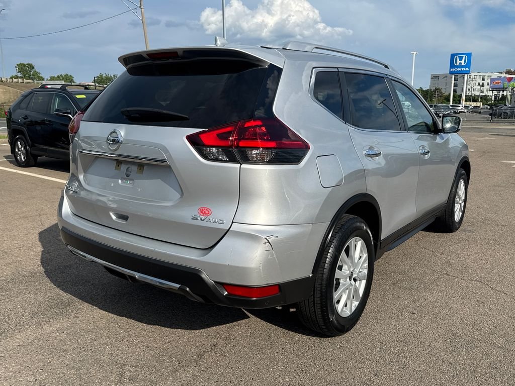 Used 2018 Silver Nissan SV image 9