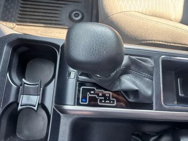 Used 2019 White Toyota SR5 V6 image 27