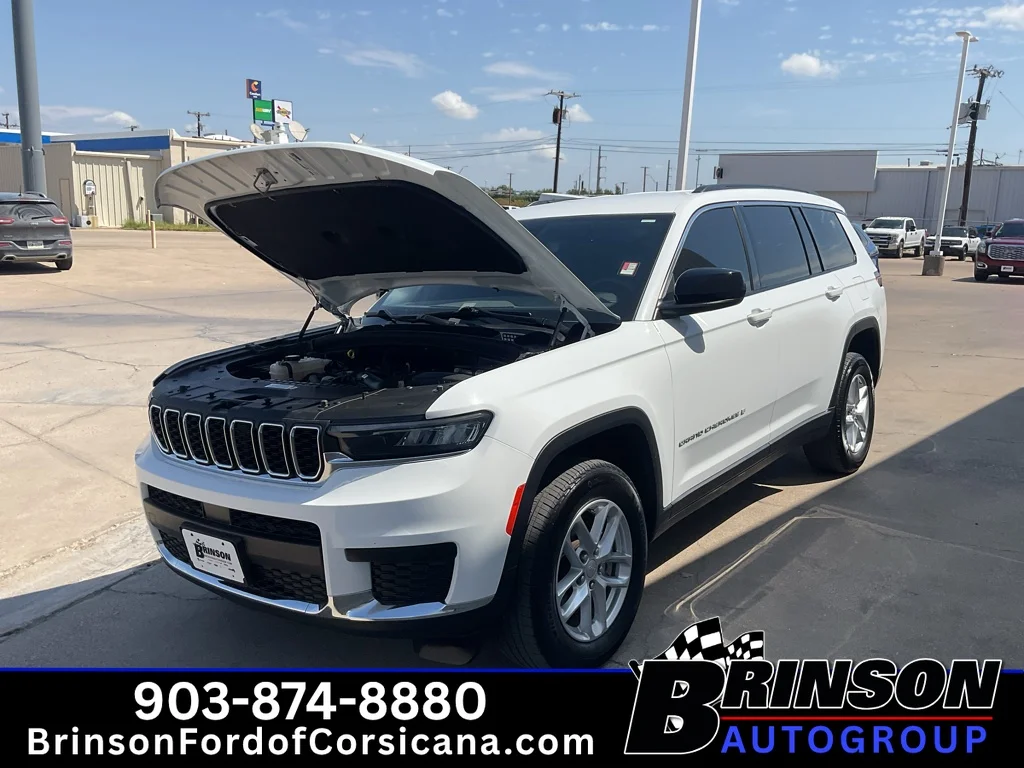 Used 2024 Bright White Clearcoat Jeep Laredo image 14