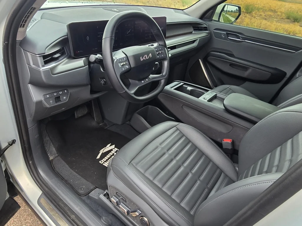 Used 2024 Ivory Silver Matte Kia Land image 24