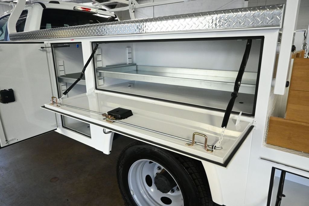 New 2026 Oxford White Ford XL image 24