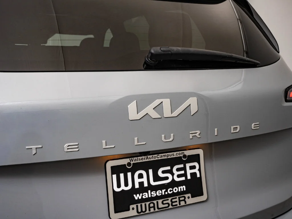 Used 2023 Wolf Gray Kia SX-Prestige X-Line image 17