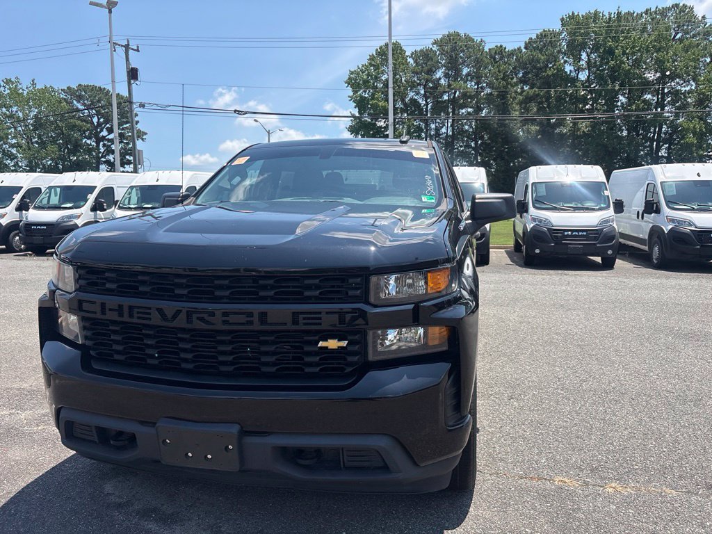Used 2022 Black Chevrolet Custom image 5