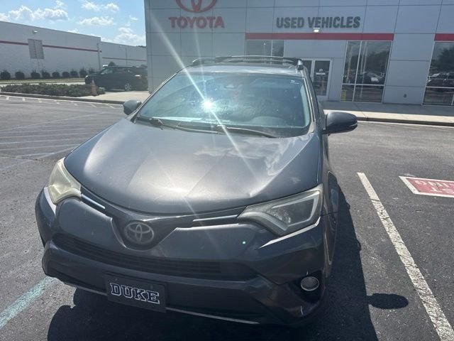 Used 2017 Gray Toyota XLE image 4