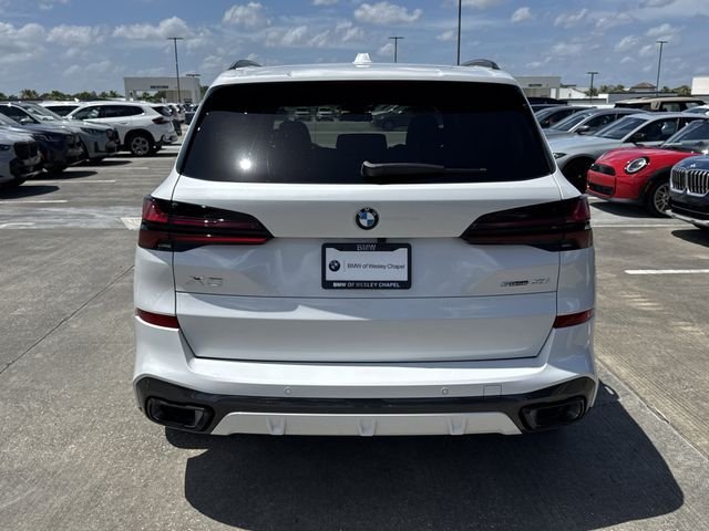 New 2026 Mineral White Metallic BMW sDrive40i image 6