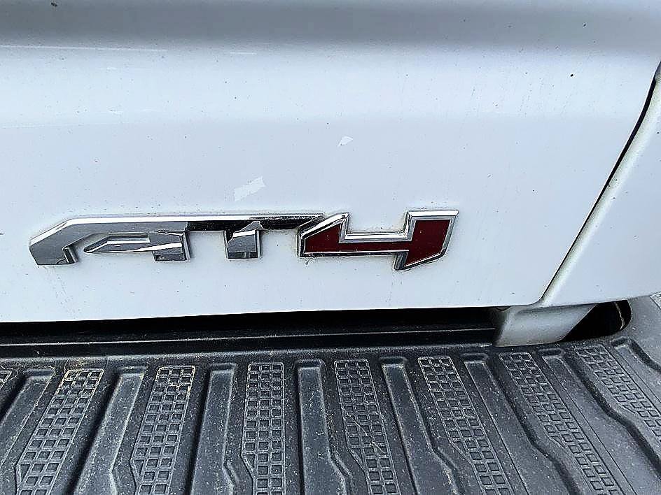 Used 2020 Summit White GMC AT4 image 27
