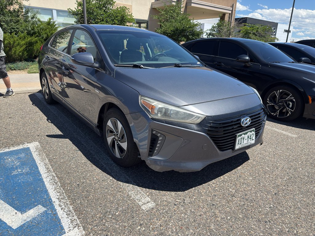 Used 2017 Summit Gray Hyundai SEL image 9