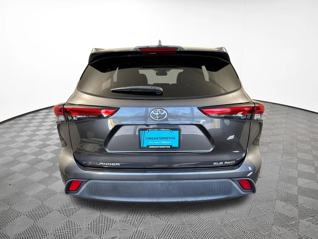 Used 2021 Magnetic Gray Metallic Toyota XLE image 10
