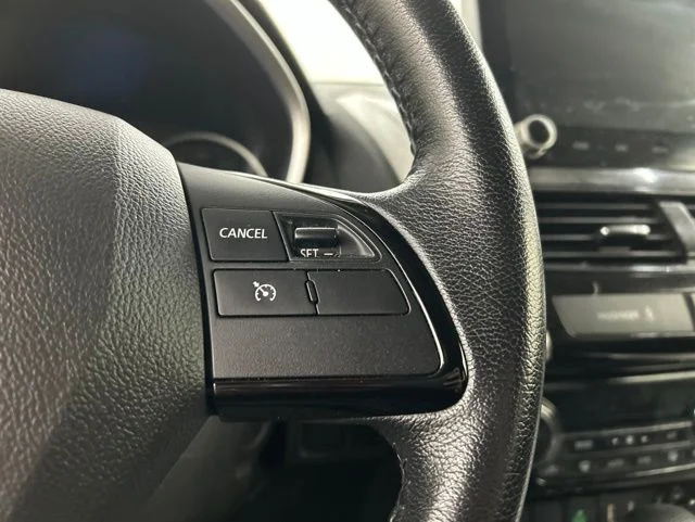 Used 2023 Silver Mitsubishi SEL image 9