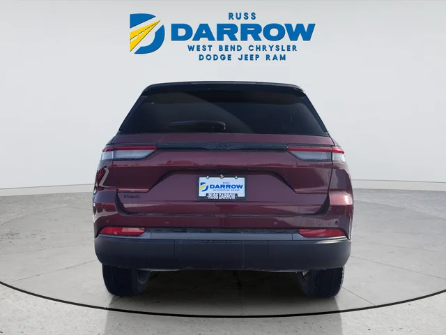 New 2026 Velvet Red Pearl-Coat Exterior Paint Jeep Altitude image 4