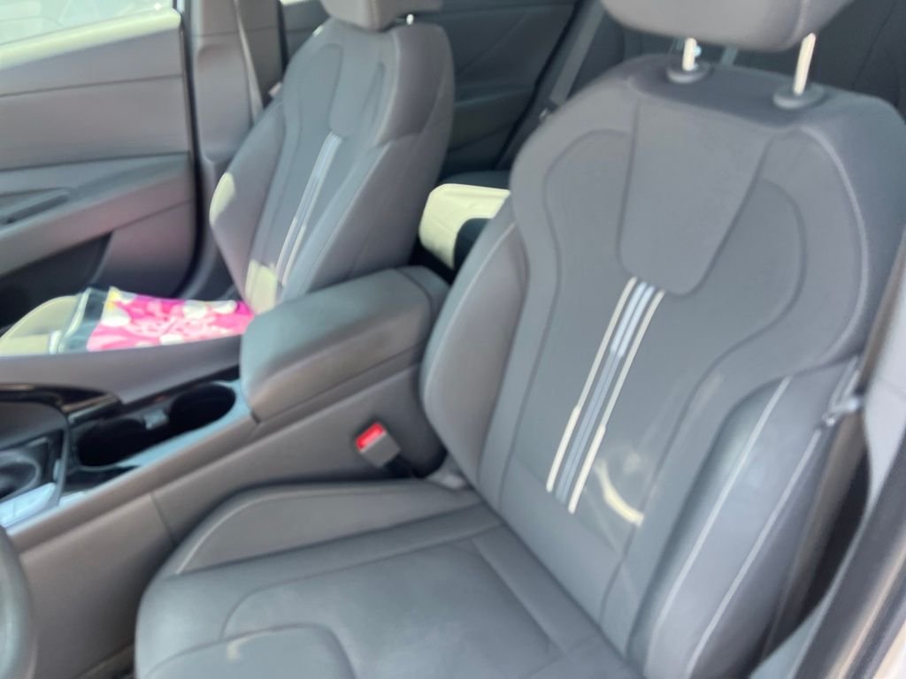 Used 2023 White Hyundai Blue image 9