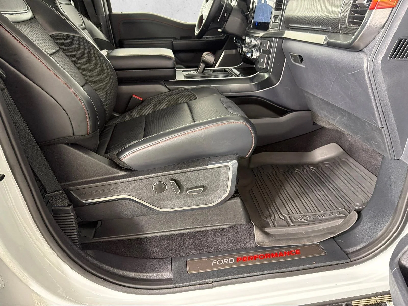 Used 2024 Gray Ford Raptor image 15