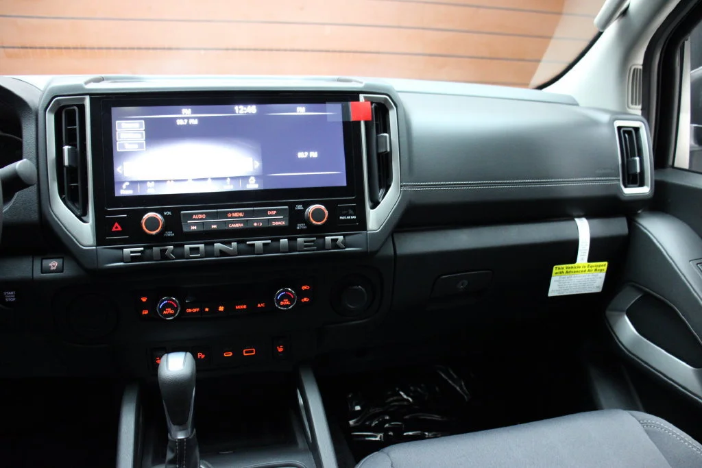 New 2027 Glacier White Nissan Crew Cab SV image 10