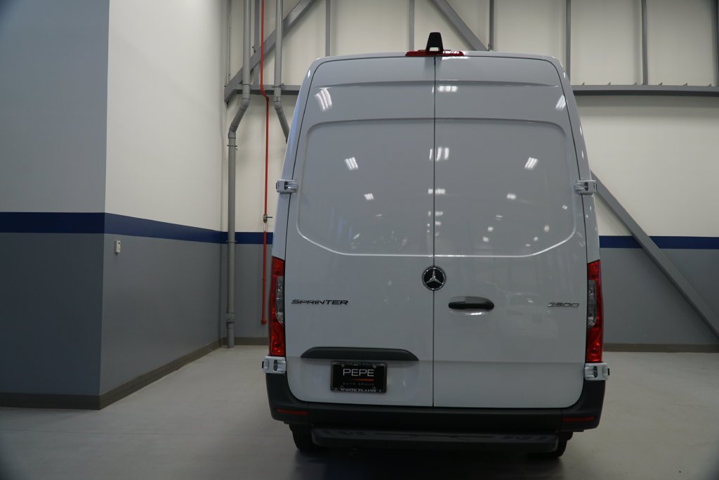 New 2026 Arctic White Mercedes-Benz Cargo 170 WB image 24