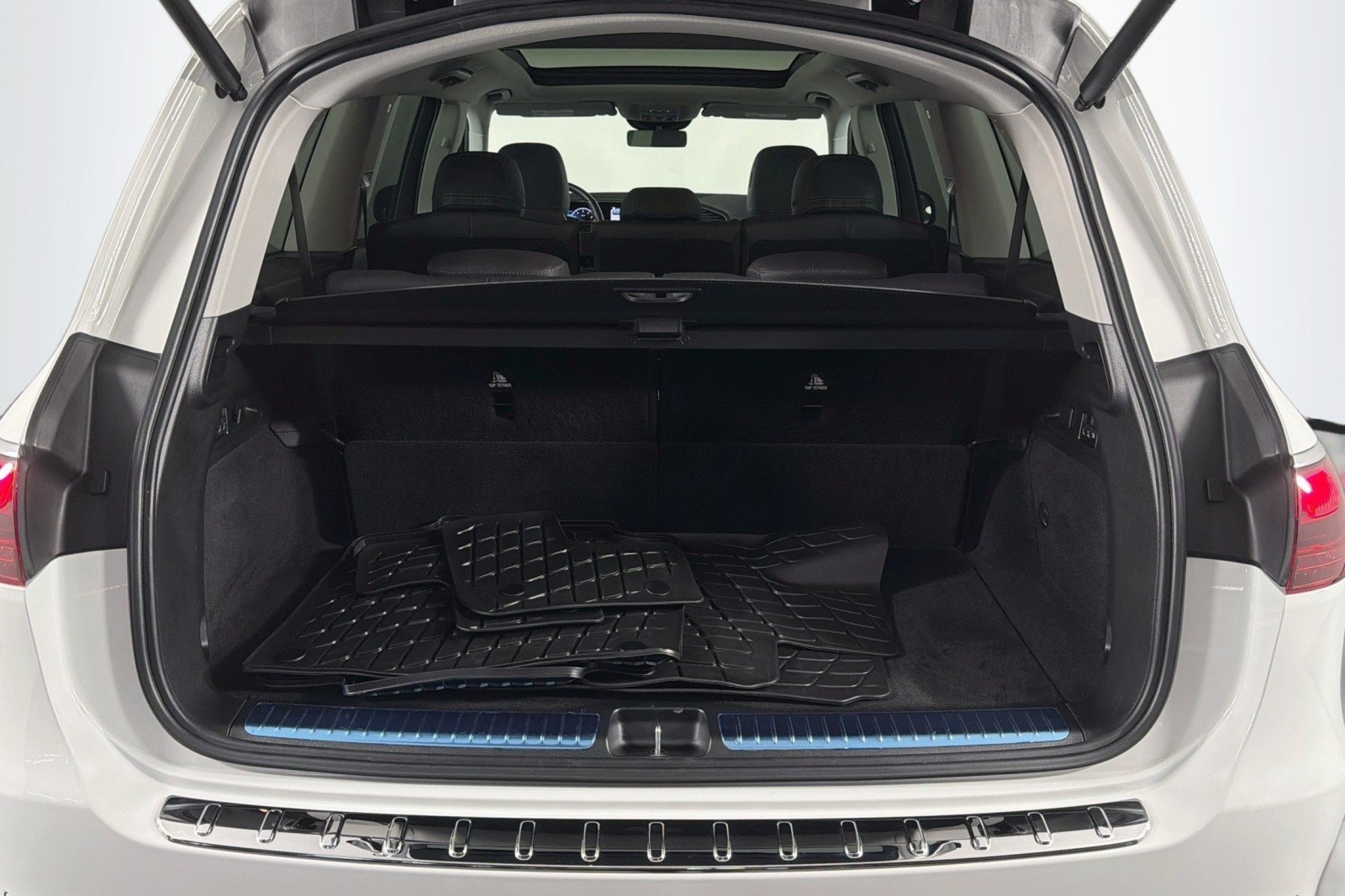 Certified Used 2026 Polar White Mercedes-Benz GLS 450 image 27