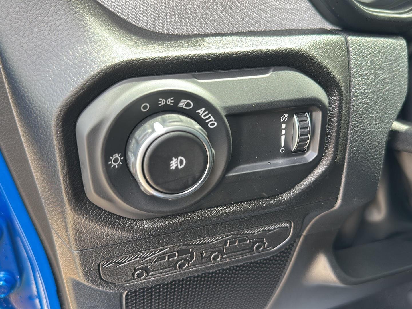 New 2026 Hydro Blue Pearl-Coat Exterior Paint Jeep Sport S image 12