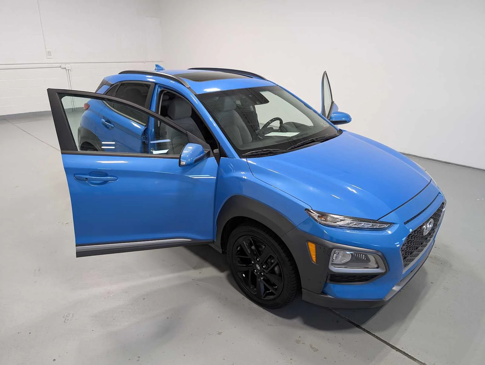 Used 2020 Surf Blue Hyundai Ultimate image 16