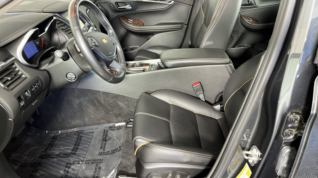 Used 2014 Ashen Gray Metallic Chevrolet LTZ image 10