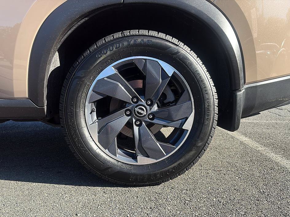 Used 2025 Baja Storm Metallic Nissan SV image 33