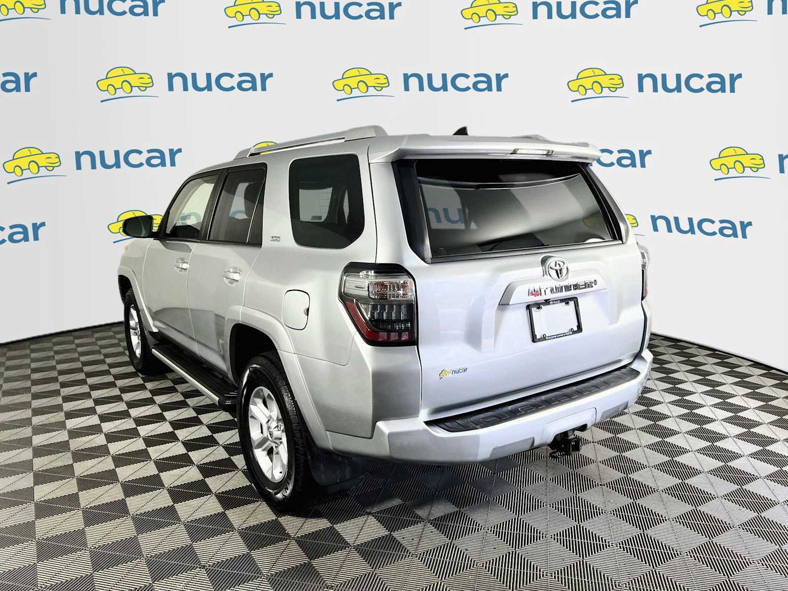 Used 2018 Classic Silver Metallic Toyota SR5 Premium image 5