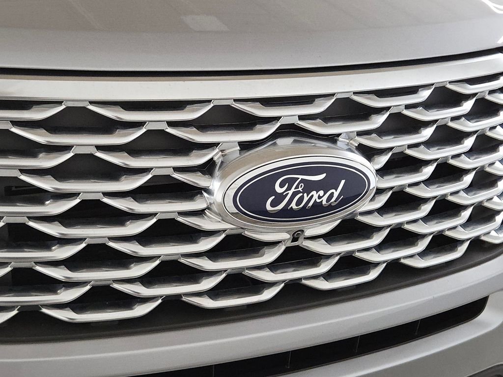 2022 Ford Explorer Platinum - Photo 13
