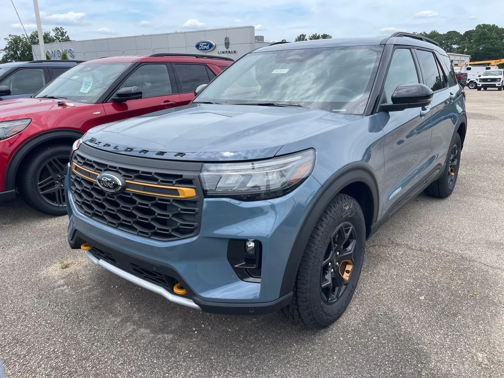 New 2026 Vapor Blue Metallic Ford Tremor® image 2