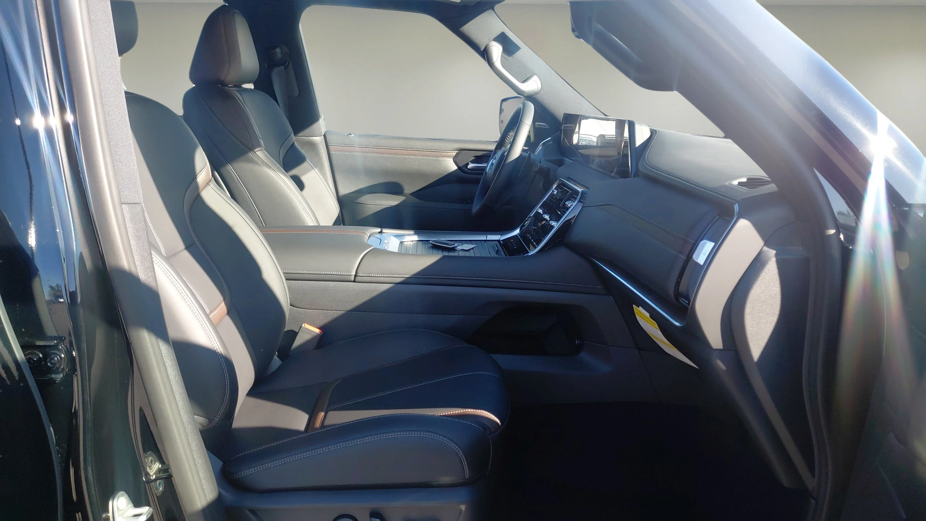 2026 Nissan Armada SL - Photo 10