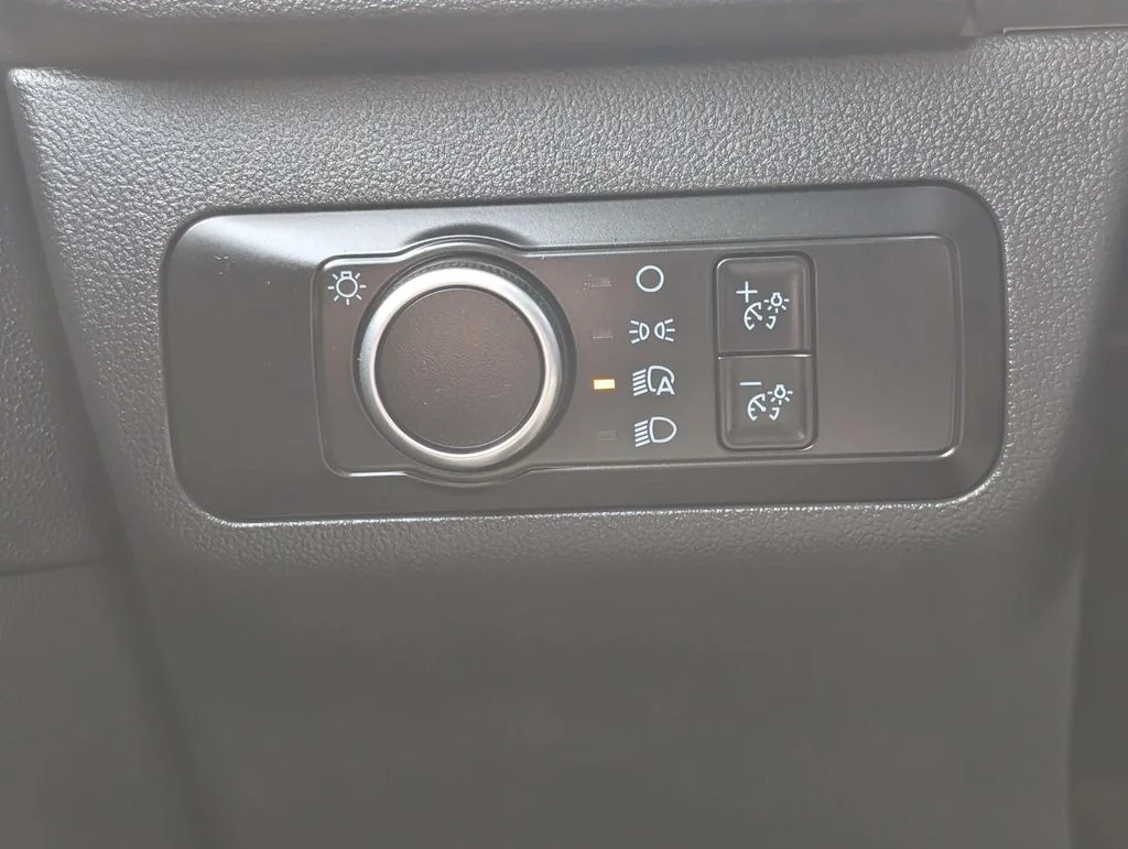 Used 2025 Silver Ford Active image 17