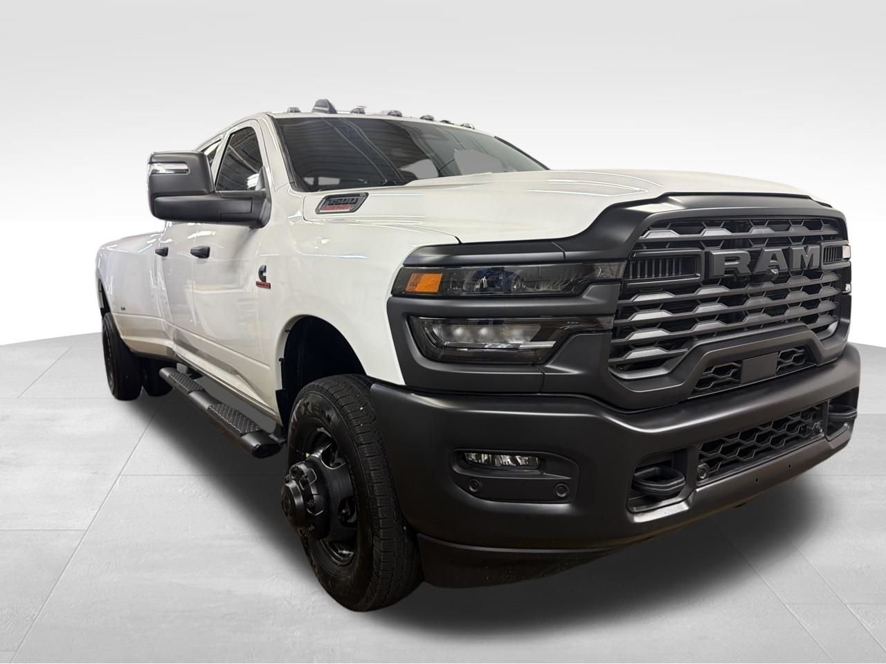 New 2026 Bright White Clear-Coat Exterior Paint RAM Tradesman image 8