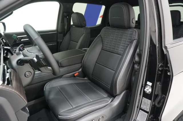 New 2025 Onyx Black GMC Max Range Denali image 26