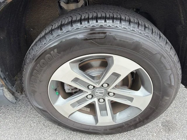Used 2025 White Honda EX-L image 20
