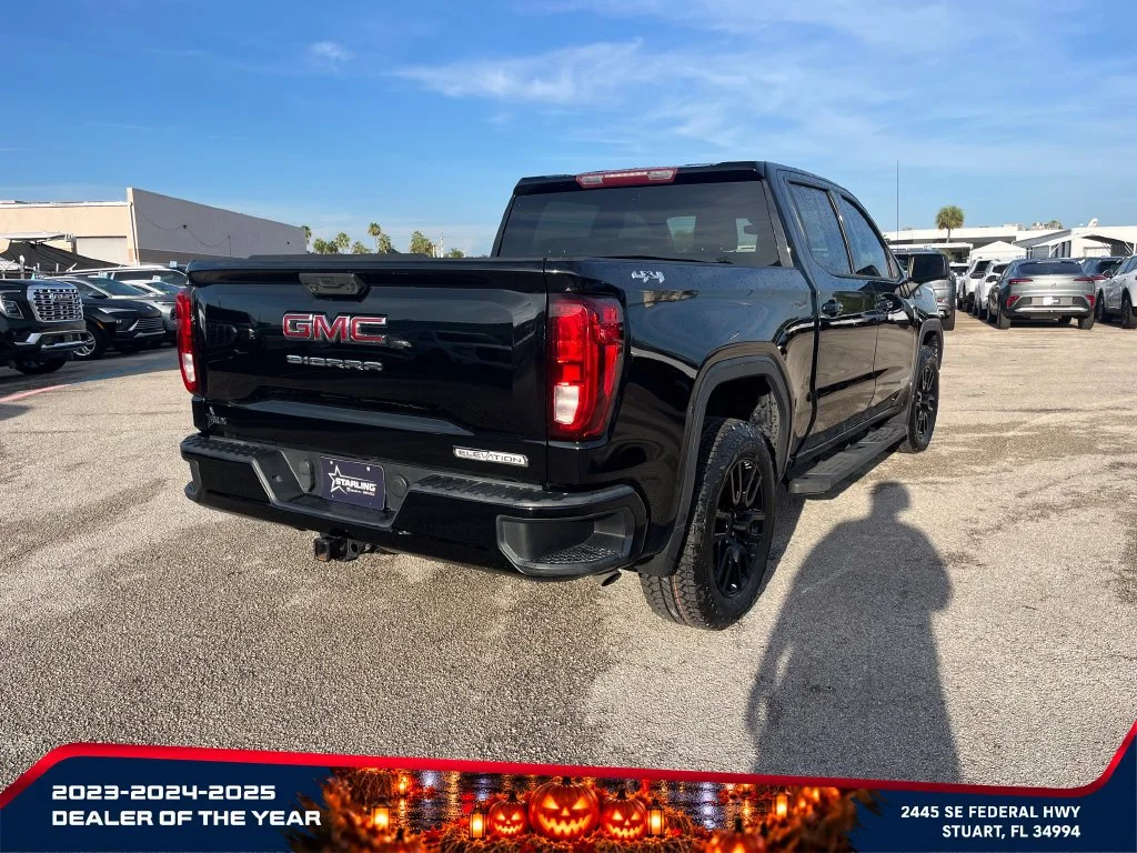Used 2023 ONYX BLACK GMC Elevation image 5
