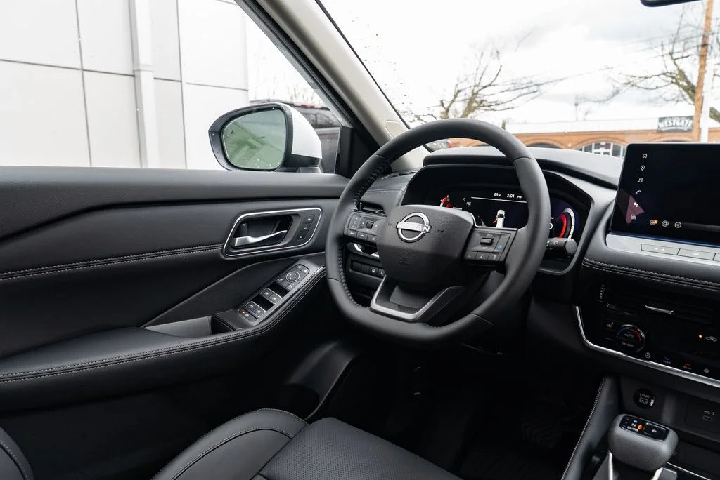 New 2026 Everest White Pearl TriCoat Nissan Platinum image 11