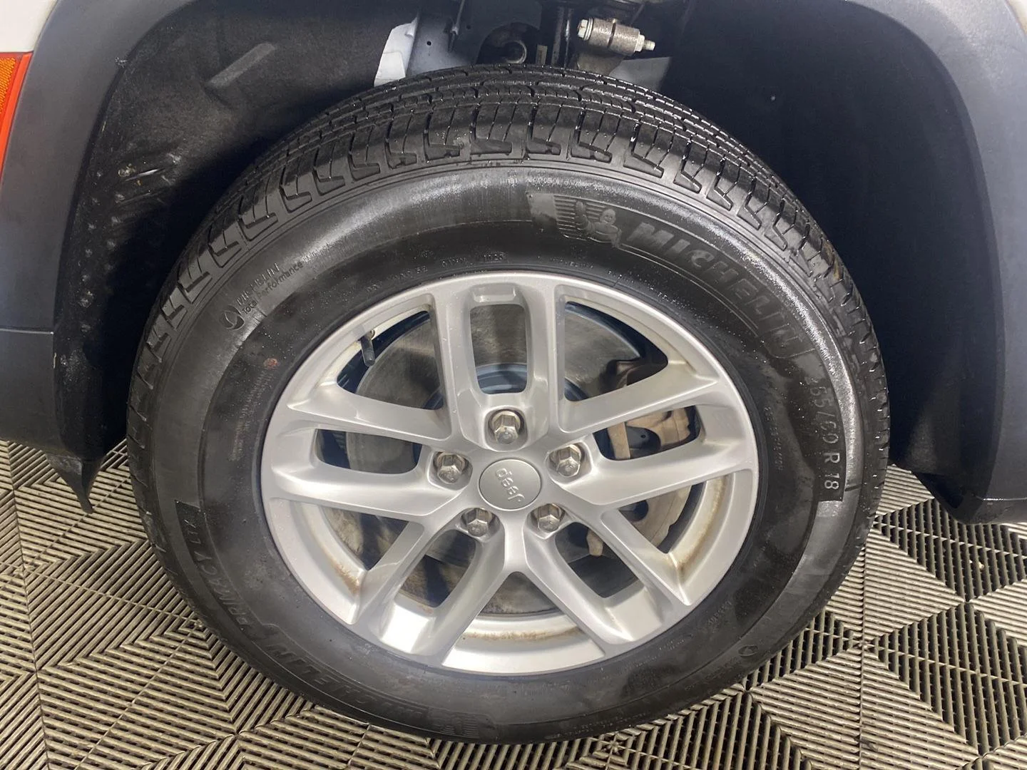 Used 2023 Bright White Clearcoat Jeep Laredo image 9
